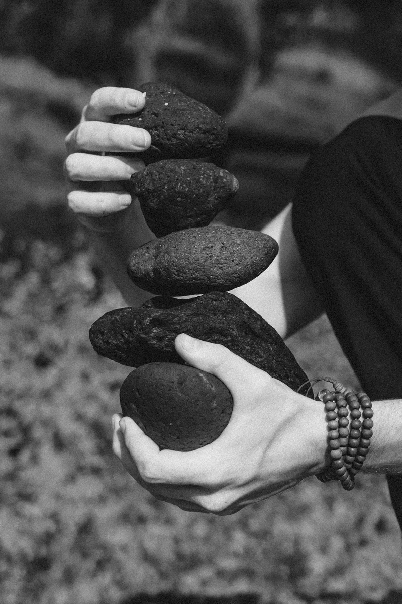 2025 — Stone, Detail