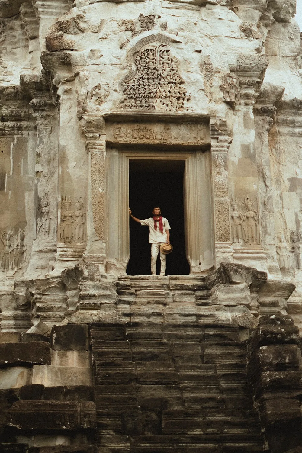 People of Cambodia — street photography of Siem Reap, Bon Om Touk and daily life