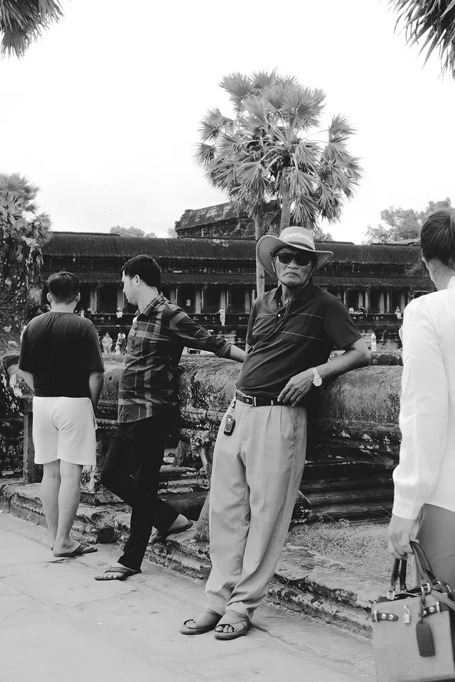 People of Cambodia — street photography of Siem Reap, Bon Om Touk and daily life